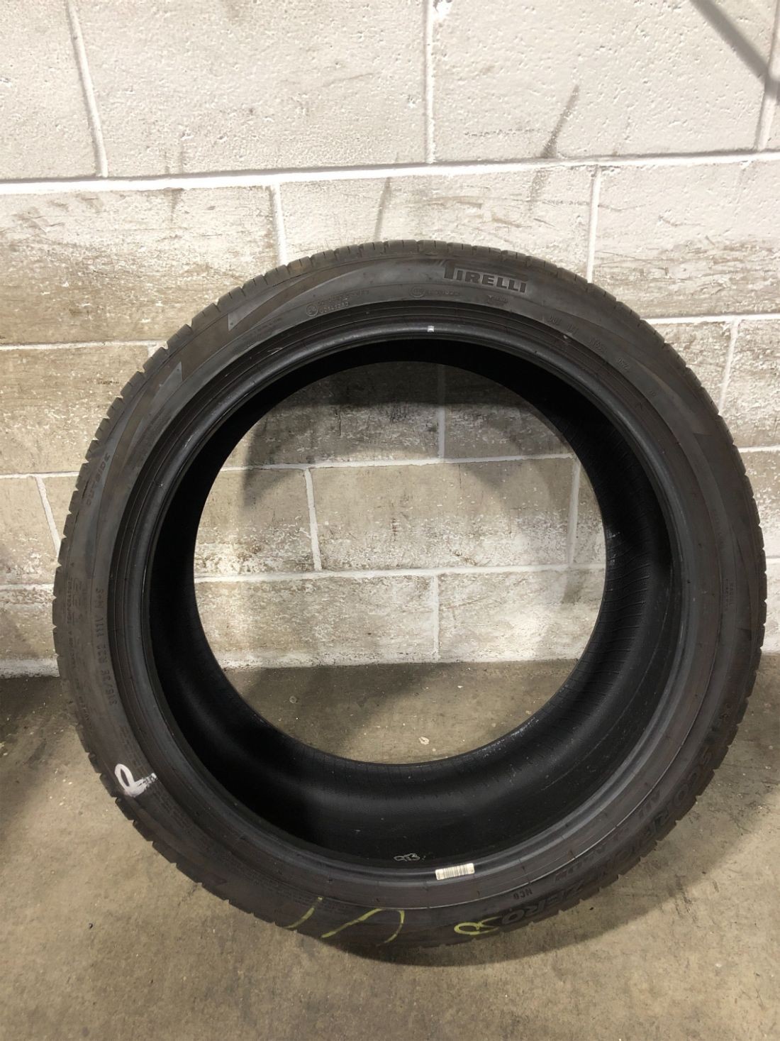 1x P315/35R22 Pirelli Scorpion Zero All Season NCO 8/32 111 V Used Tire 3153522