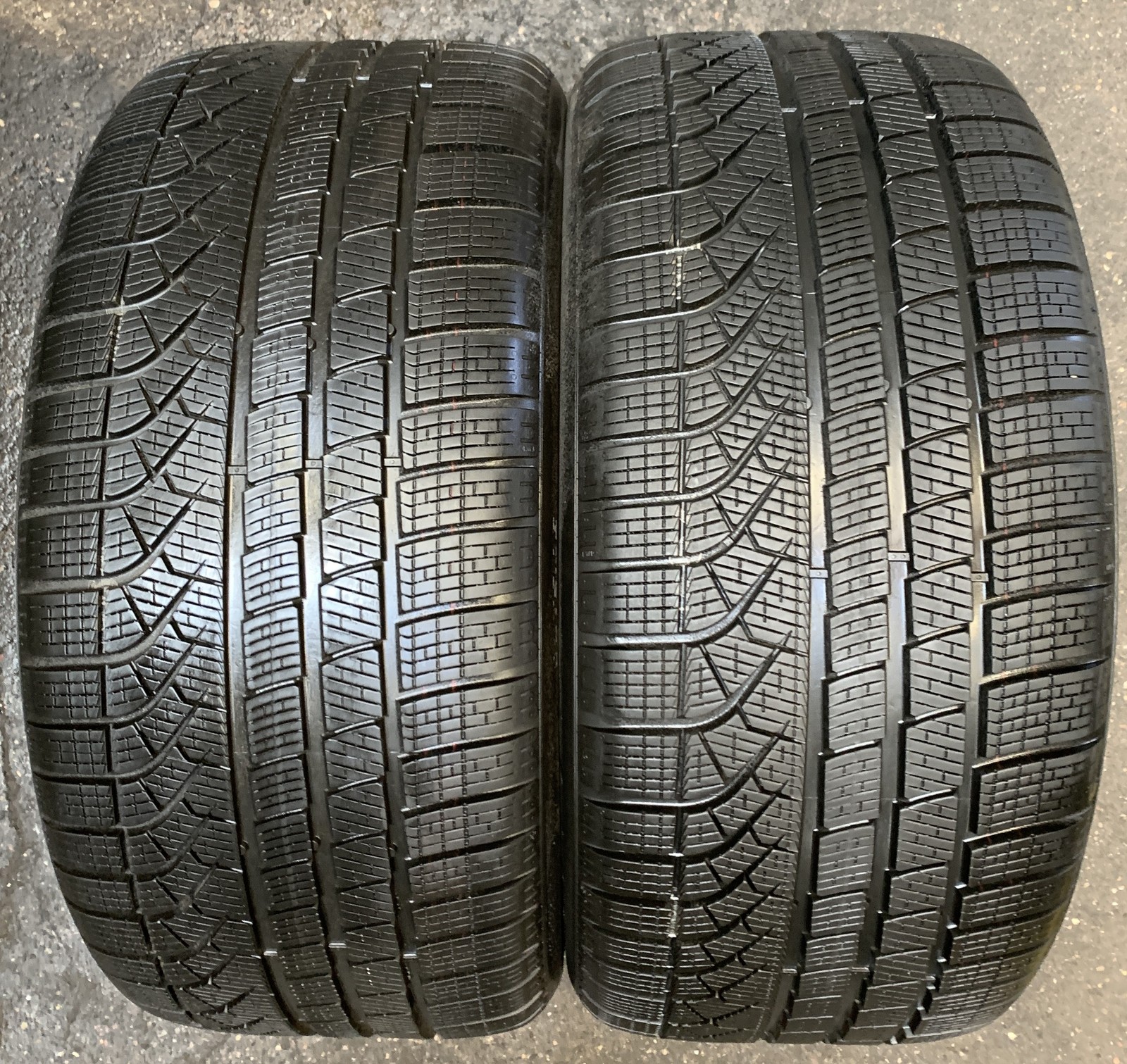 2 Winter Tires Pirelli Pzero TM Winter * MO M+S 275/40 R19 105H RA1662