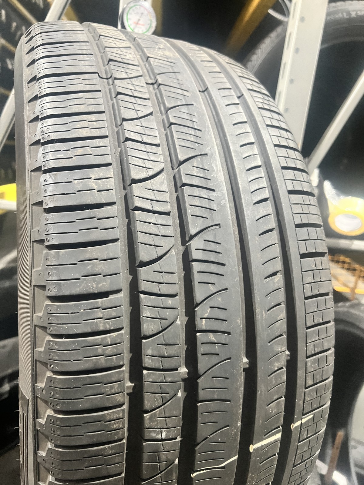 1 Tire Pirelli Scorpion Verde LR 275/45R21 110W DOT.0124 7.75/32
