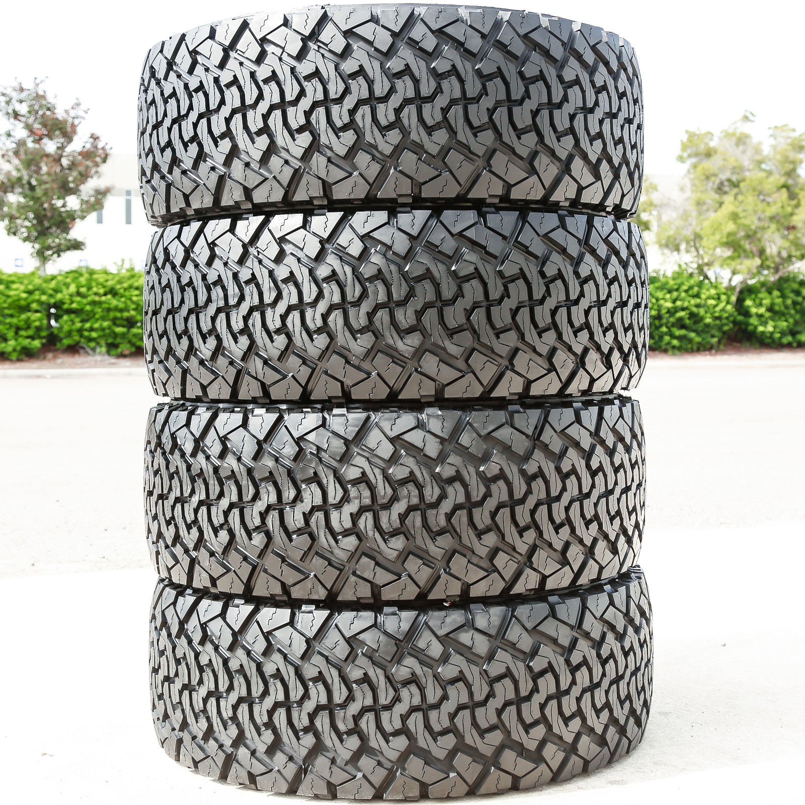4 Tires Venom Power Terra Hunter X/T LT 305/55R20 Load E 10 Ply Extreme Terrain