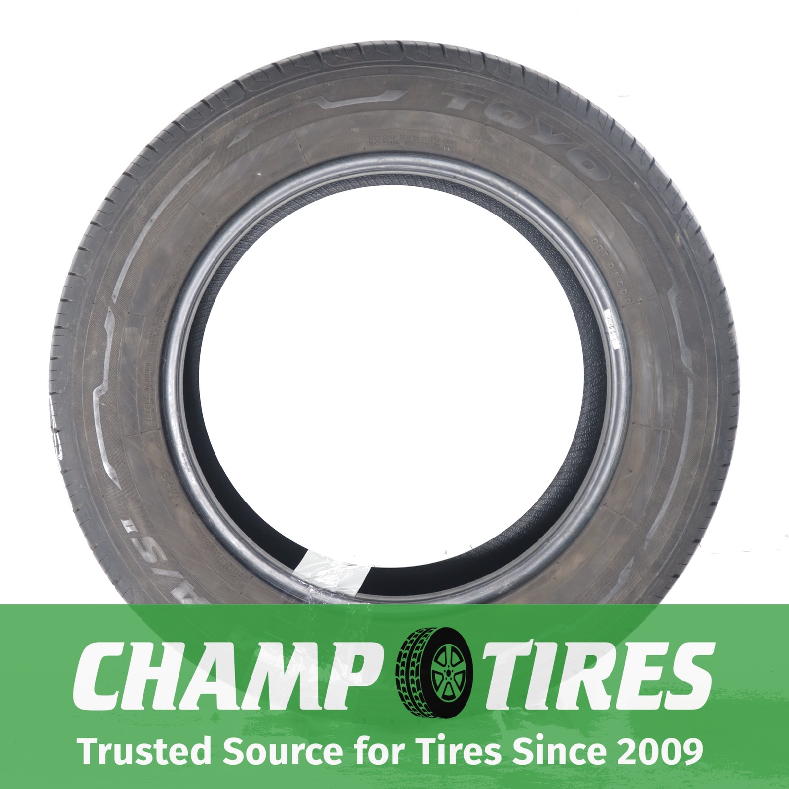 Toyo Extensa A/S II 235 60 17 102 H 9/32nds CRT10148