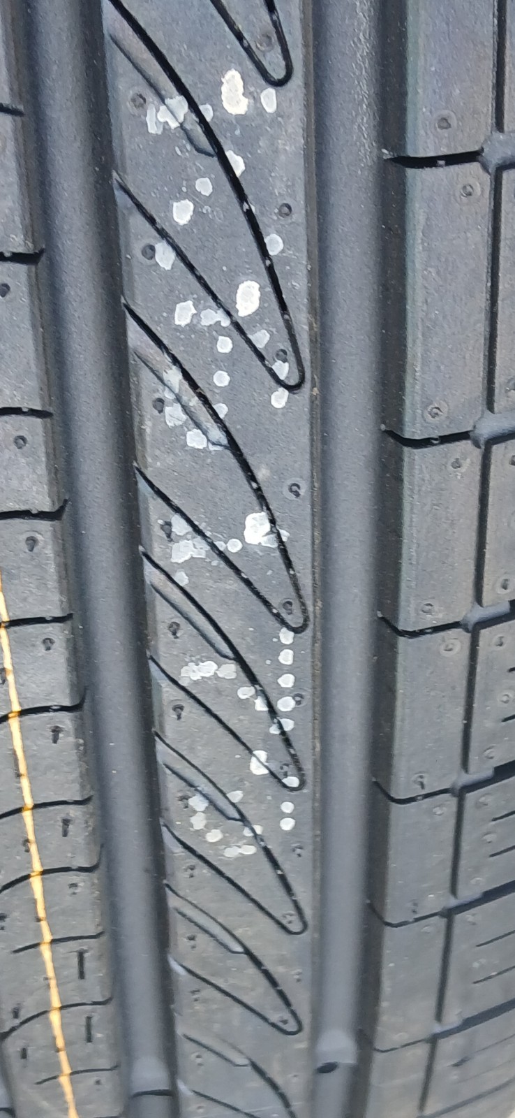 215 65R16 Sceptor 4XS Tires Highly Rated Affordable All-season Touring Tire New