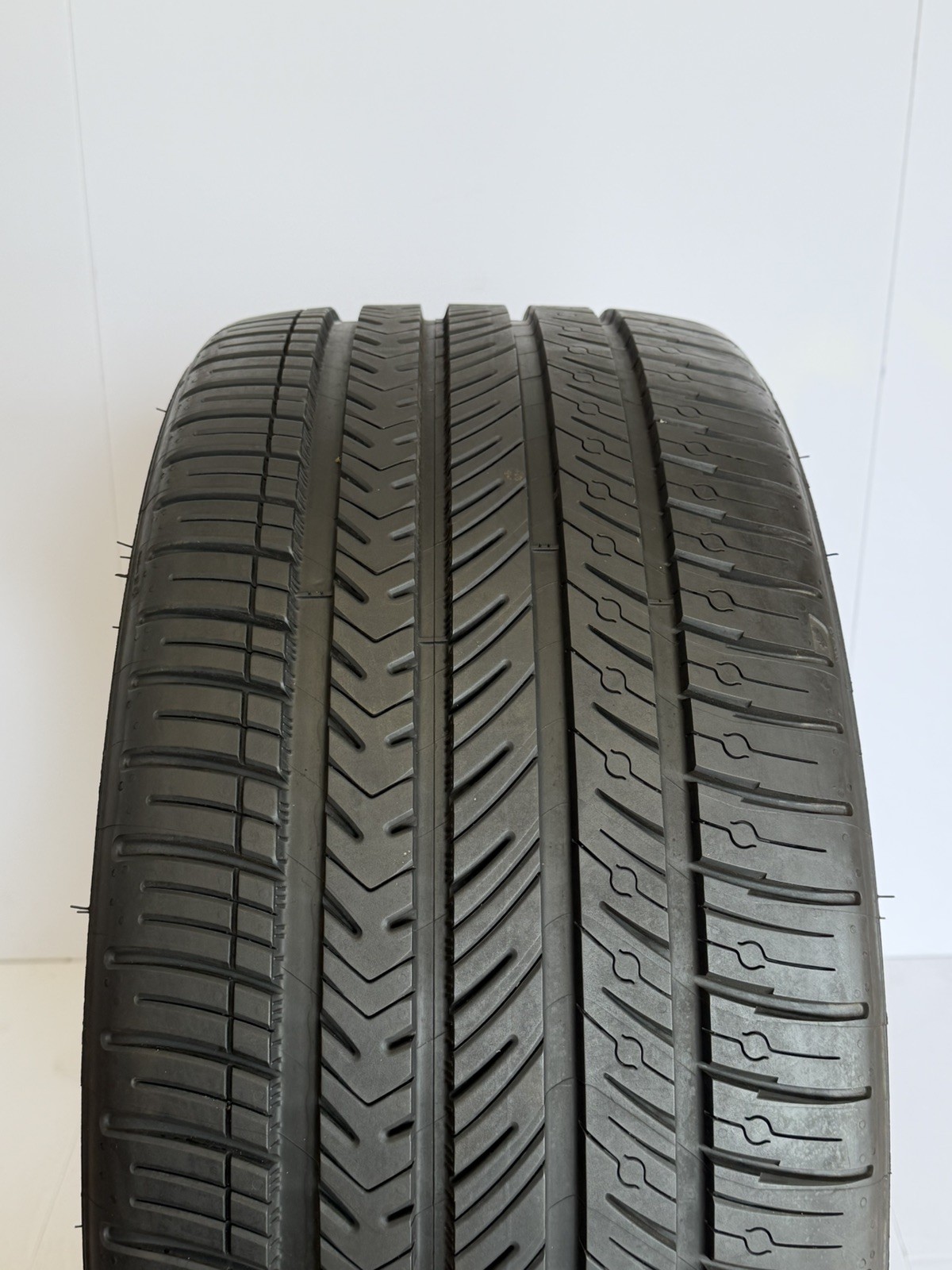 255/35ZR20 97Y Michelin Pilot Sport All Season 4 10/32 DOT 1525 2553520