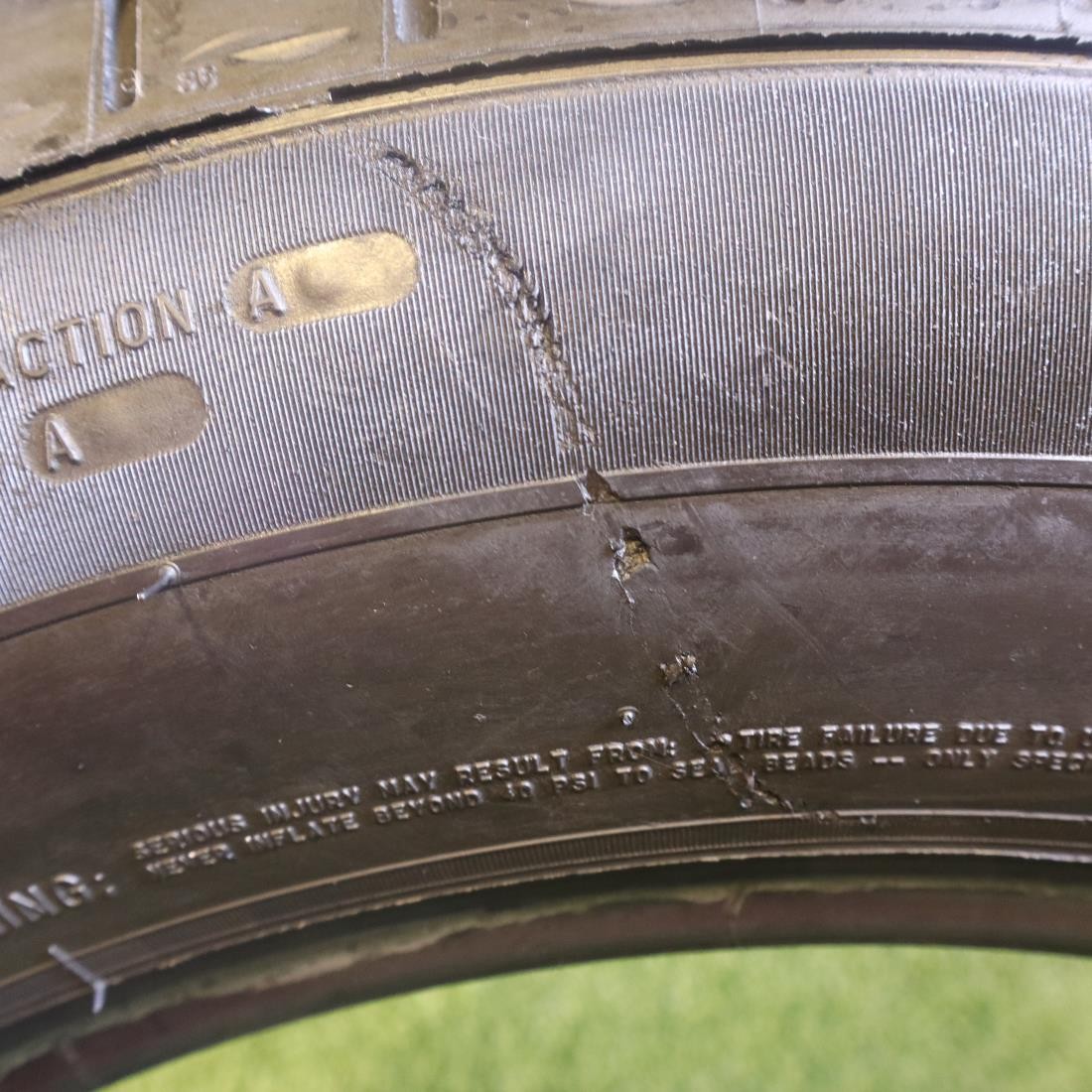 PAIR 235 65 18 Michelin Primacy Tour A/S 70% Tread 6/32 106H #27307