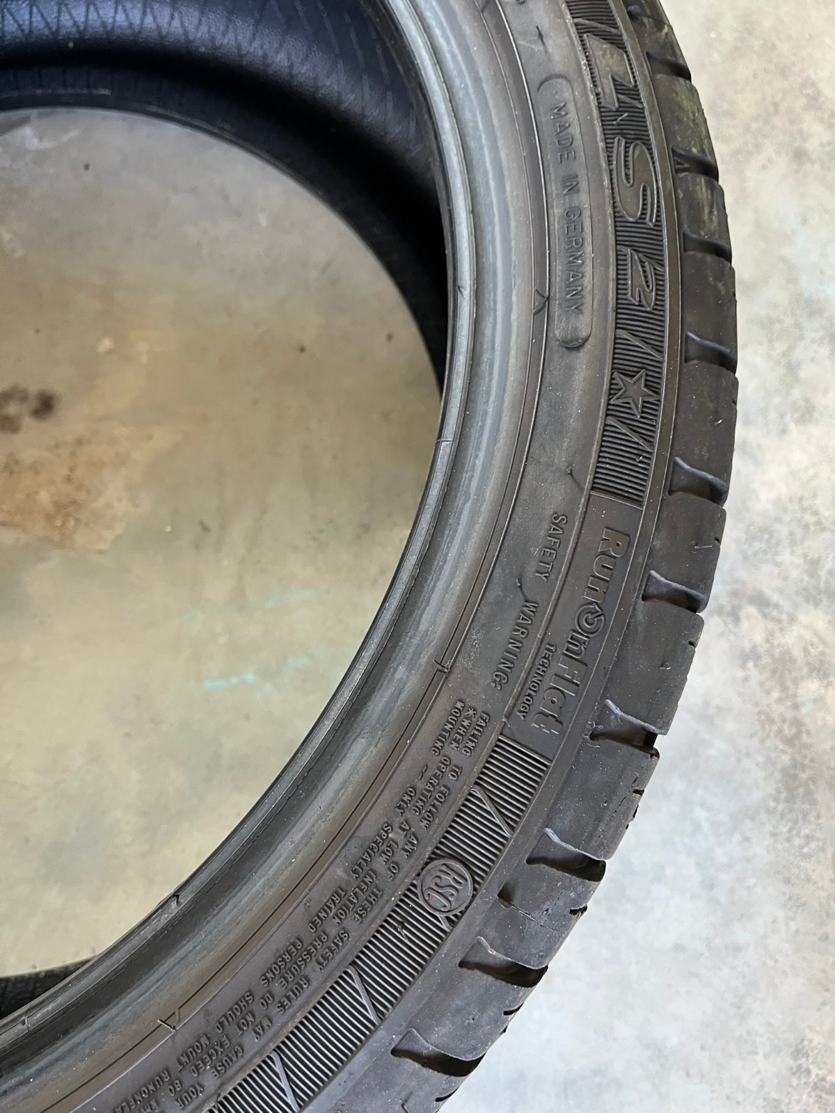 PAIR 245/40R19 Goodyear Eagle LS2 ROF RunFlat 98V XL – 9.5/32 EXCELLENT