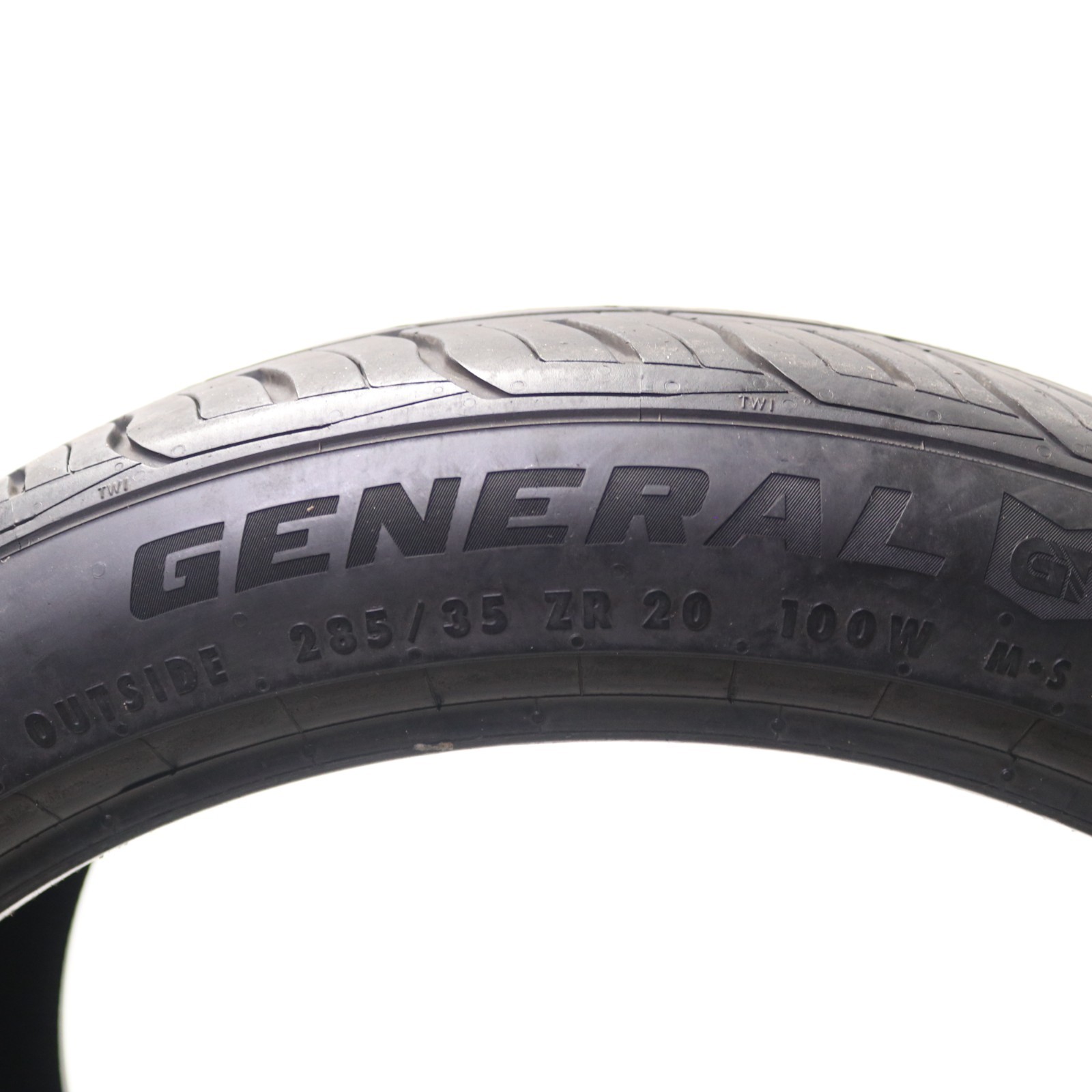 Set of 2 Used 285/35ZR20 General G-MAX AS-05 – 100W – 6.5-7/32 No Repairs