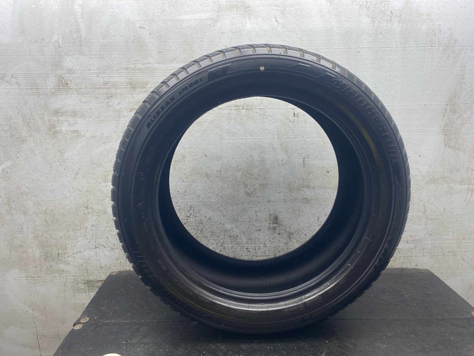BRIDGESTONE BLIZZAK LM001 285/45R21 TIRE DOT (5023) 9/32NDS