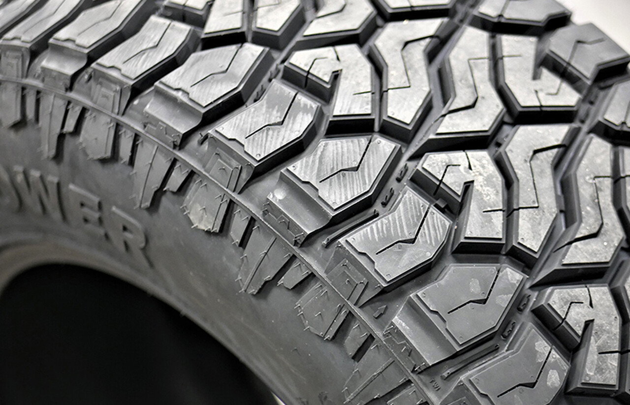 Venom Power Terra Hunter R/T LT 35X14.50R22 Load F 12 Ply RT Rugged Terrain