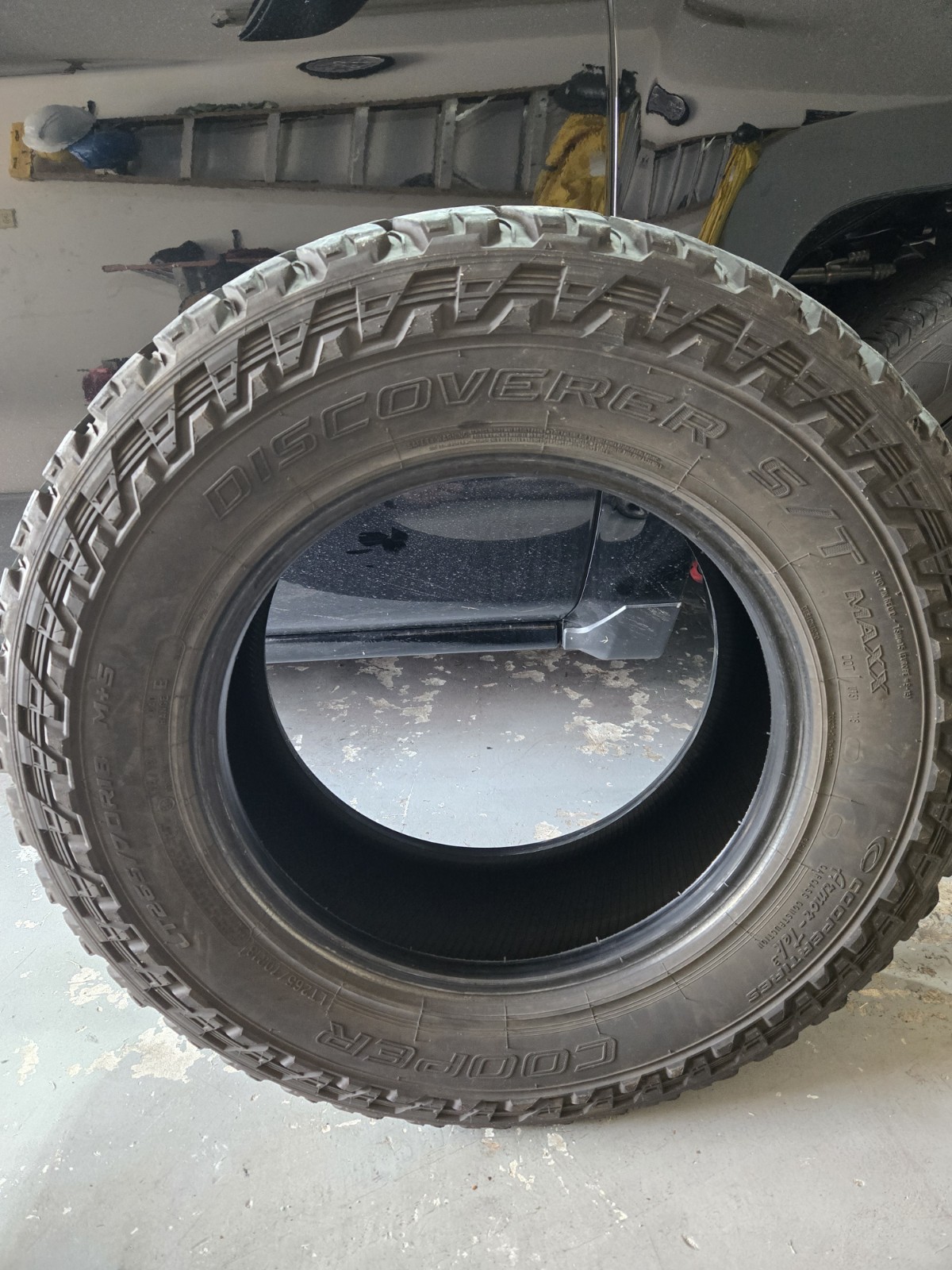 Cooper Discoverer ST Maxx LT265/70R18 124/121Q 10 BW Tire (QTY 4) 170098004