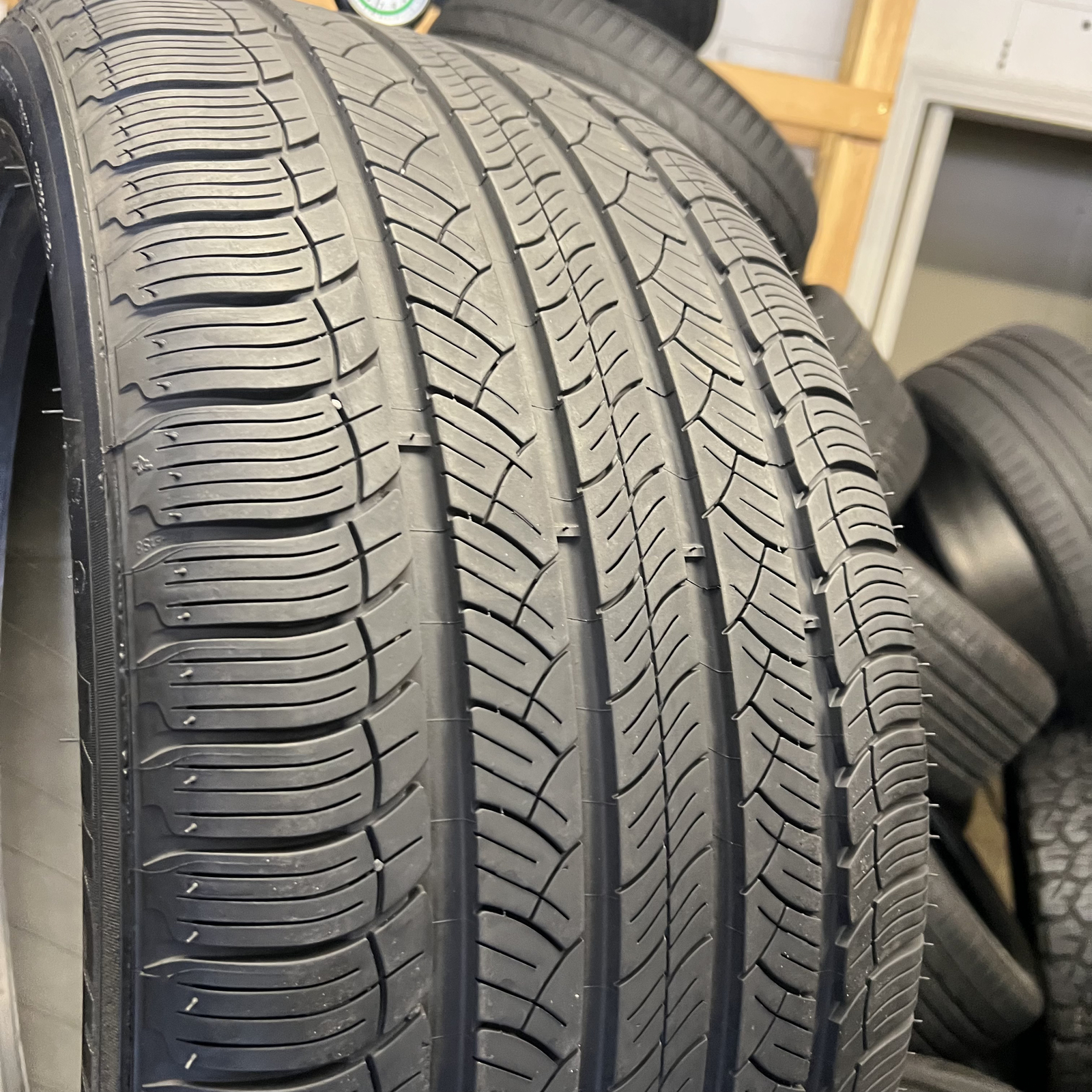 1 Tire Michelin Latitude Tour HP NO 295/40R20 106V DOT.0623 7.5/32