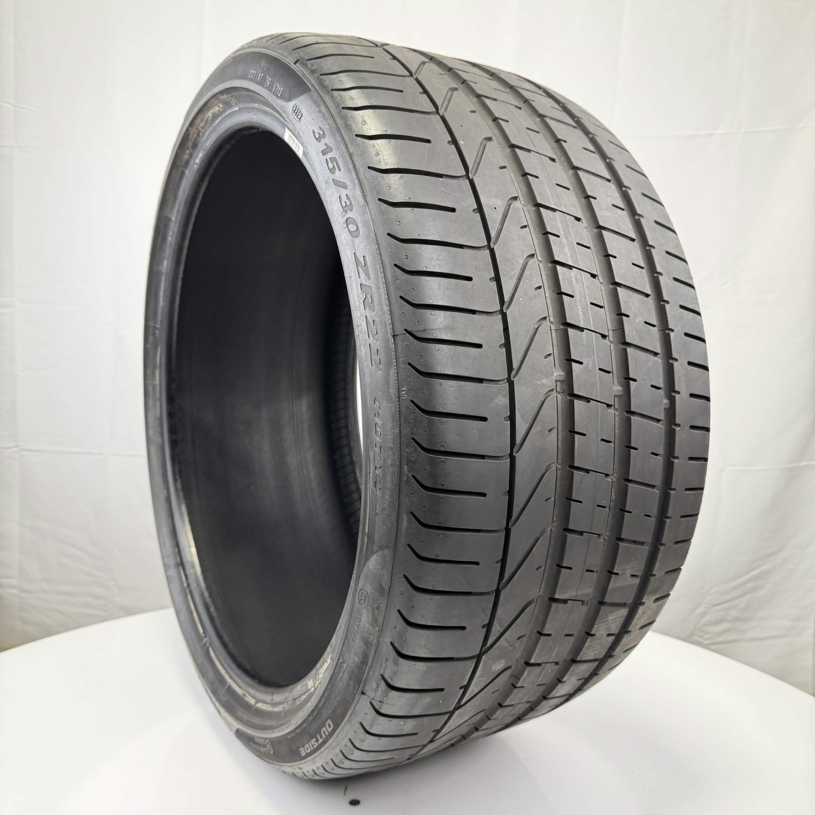Used 315/30ZR22 Pirelli P Zero NO 107Y 8/32 (DOT 23)