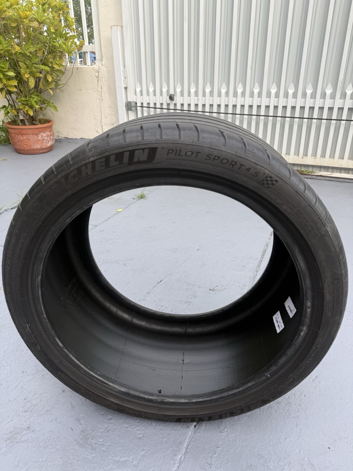 1 Michelin Pilot Sport 4s 295 30 ZR19 NO REPAIRS or DAMAGE (70% tread left)