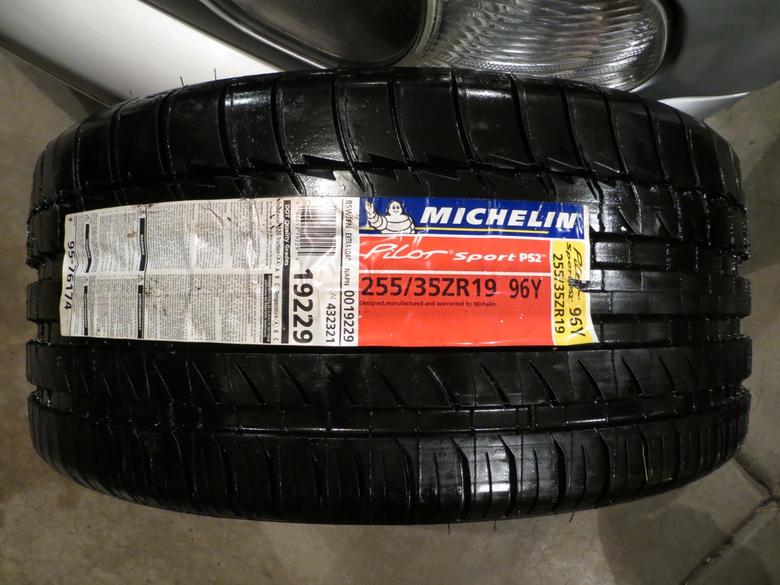 NEW 1 ONE MICHELIN PILOT SPORT PS2 MO1 255/35ZR19 96Y XL FRANCE 255 35 19 2821