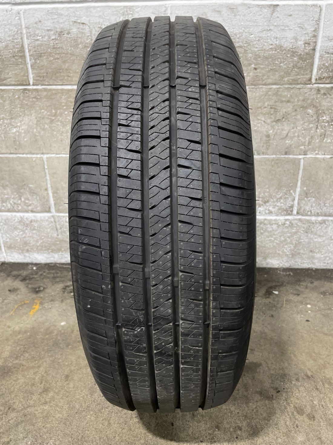1x P235/65R17 West Lake Foray RP218 10/32 108 H Used Tire 2356517