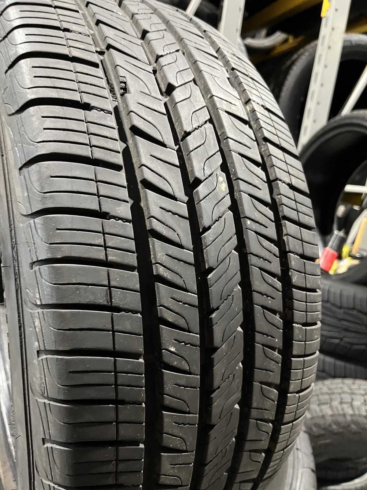 1 Tire Goodyear Assurance ComfortDrive 255/50R19 107V DOT.0124 9.5/32 NO Patch