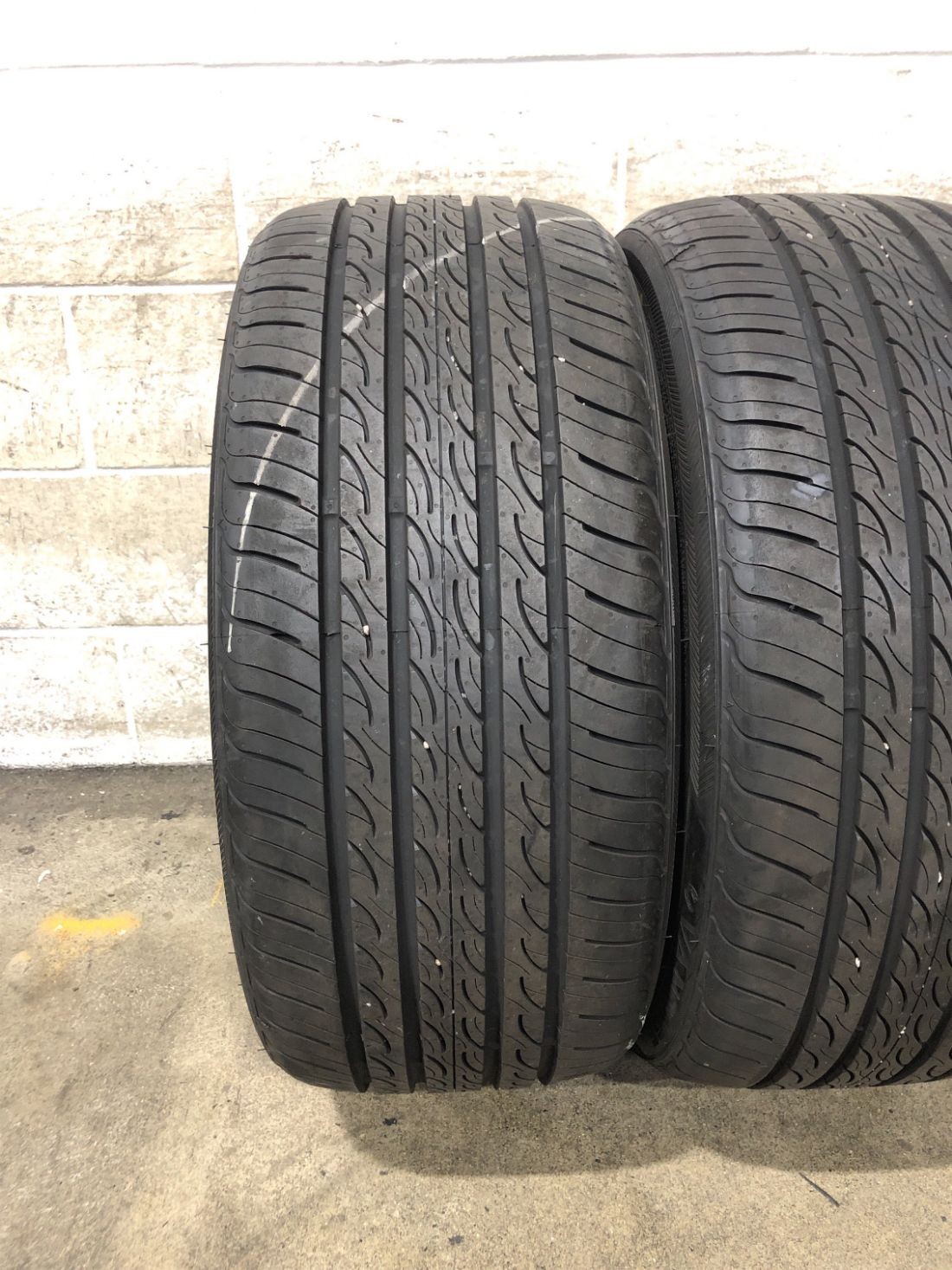 2x P255/40R20 Vantage Sport UHP XL 9/32 101 Y Used Tires 2554020