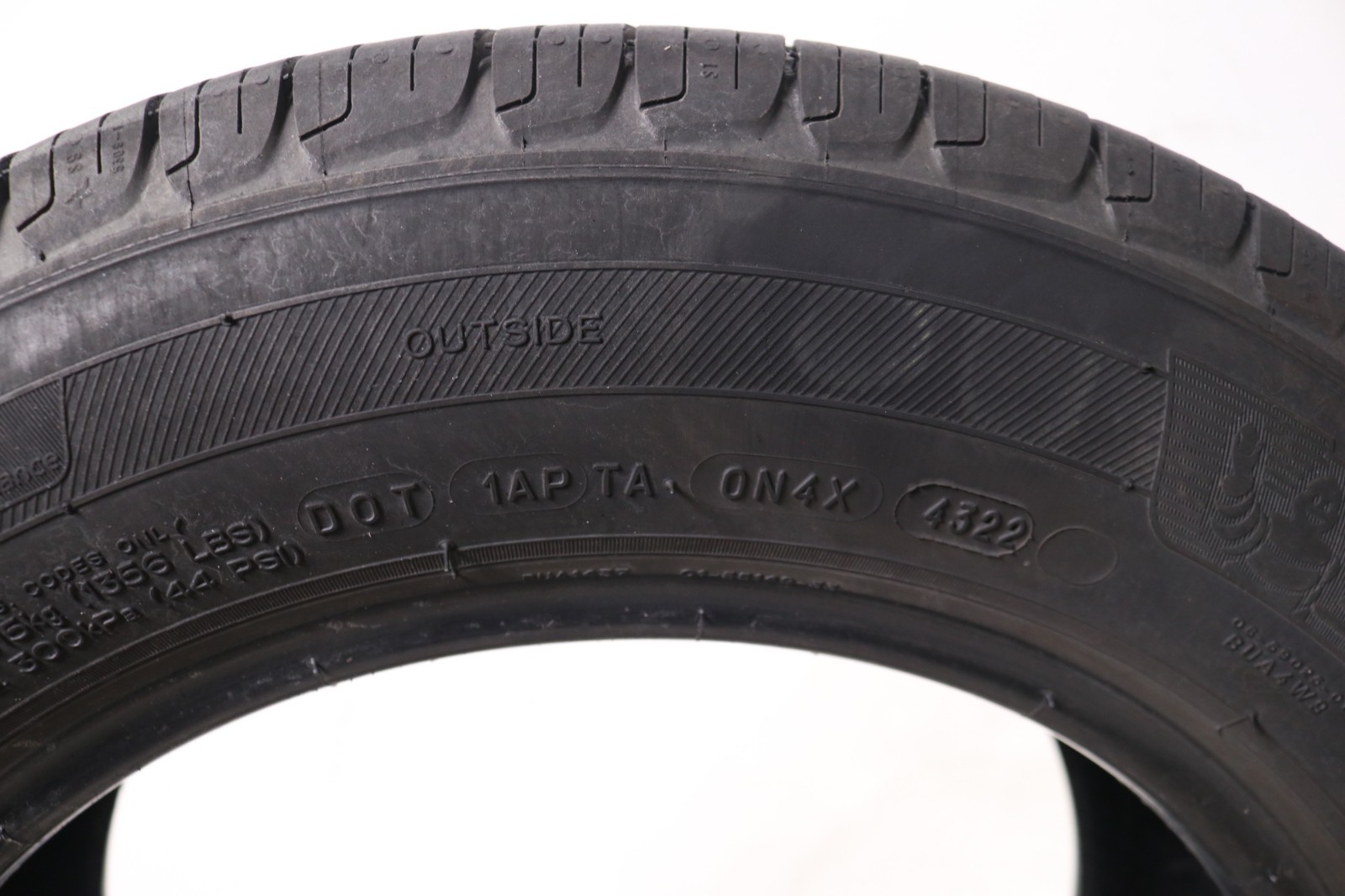 Set of 4 Used 195/65R15 Michelin Defender T+H – 91H – 7-8/32