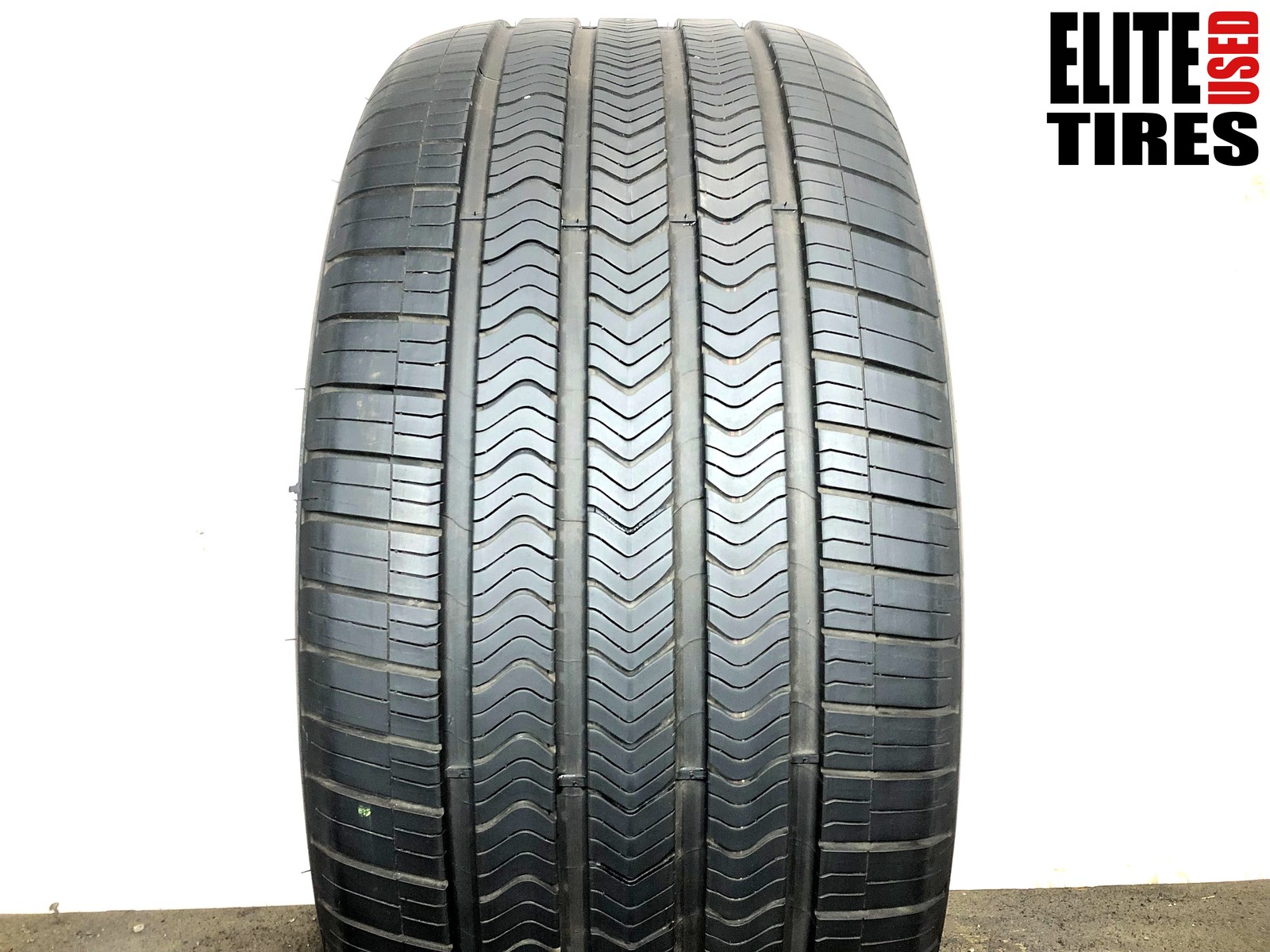 [1] Goodyear Eagle Sport All-Season SoundComfort 305 35 23 Tire 9.0/32