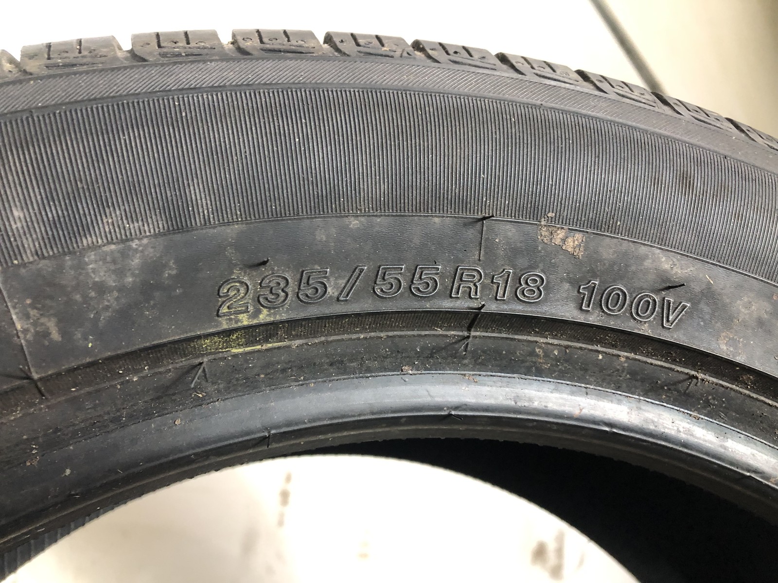 [1] Yokohama Avid Ascend LX P235/55R18 235 55 18 Tire 9.0/32