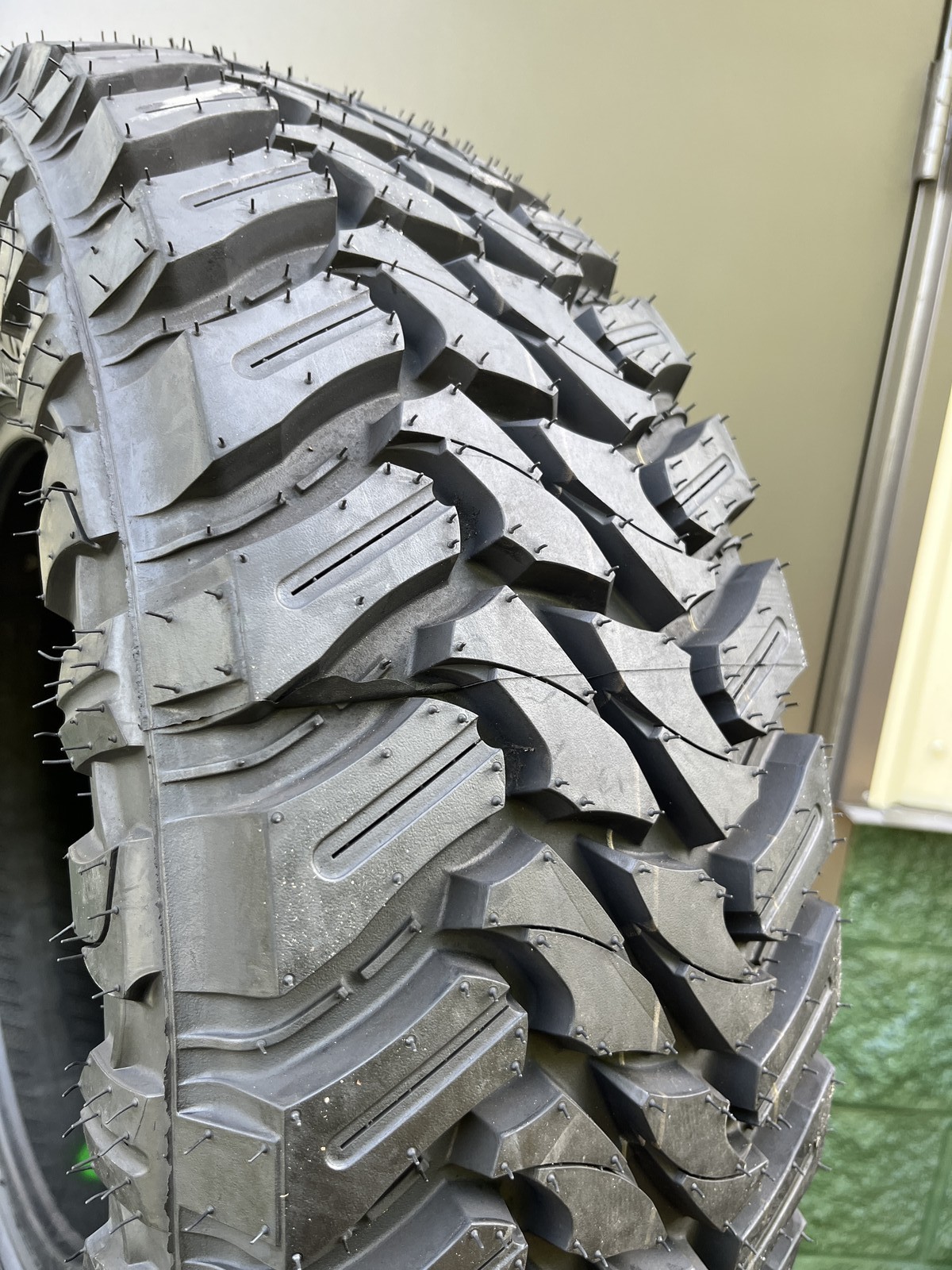 1 New Atturo Trail Blade M/T LT 265/70R17 121/118Q DOT.5023 21/32 New