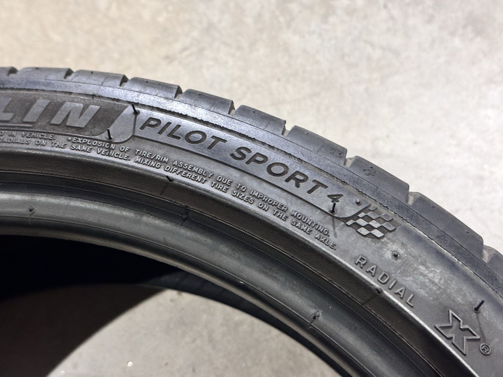 2 Used P215/40R18 Michelin Pilot Sport 4 85 Y – 6.5/32 (2x)