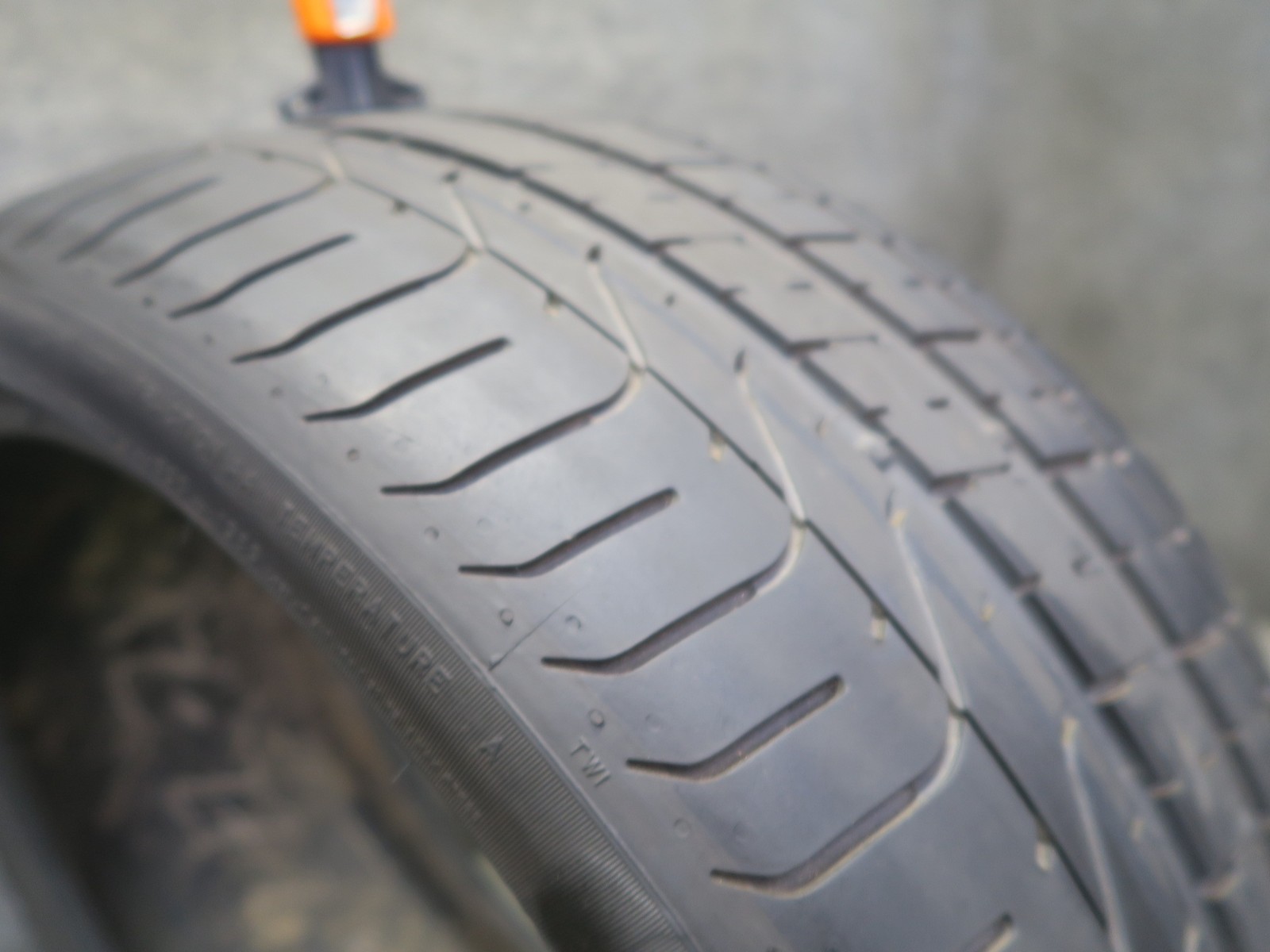 PIRELLI PZERO SUMMER TIRE 255/30 ZR20 92Y 0423 7/32 TREAD