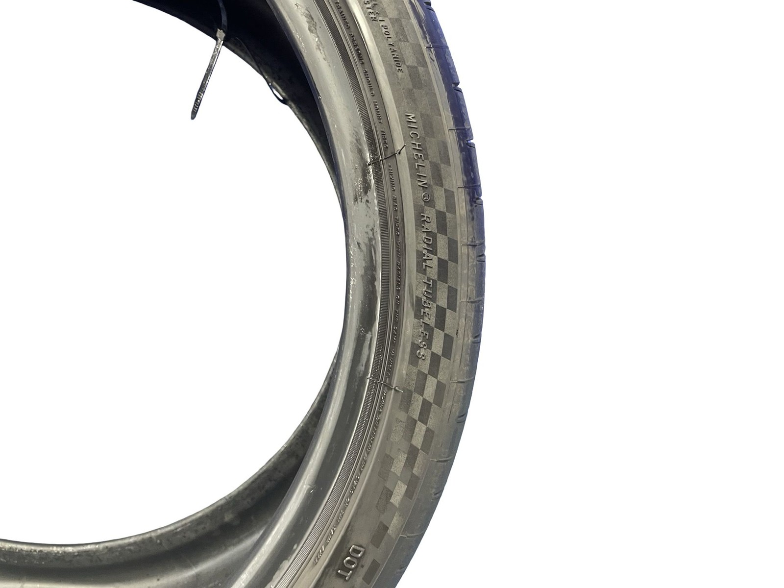 265/30ZR19 93Y MICHELIN PILOT SPORT 4S 8/32NDS DATECODE 3923