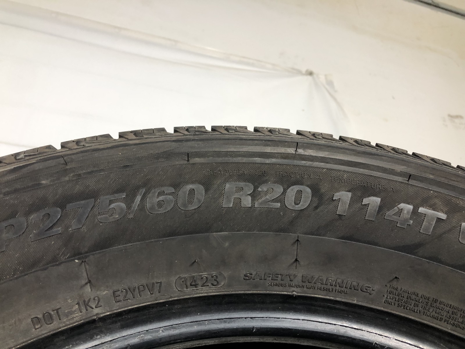 [1] Kumho Crugen HT55 P275/60R20 275 60 20 Tire 9.75/32