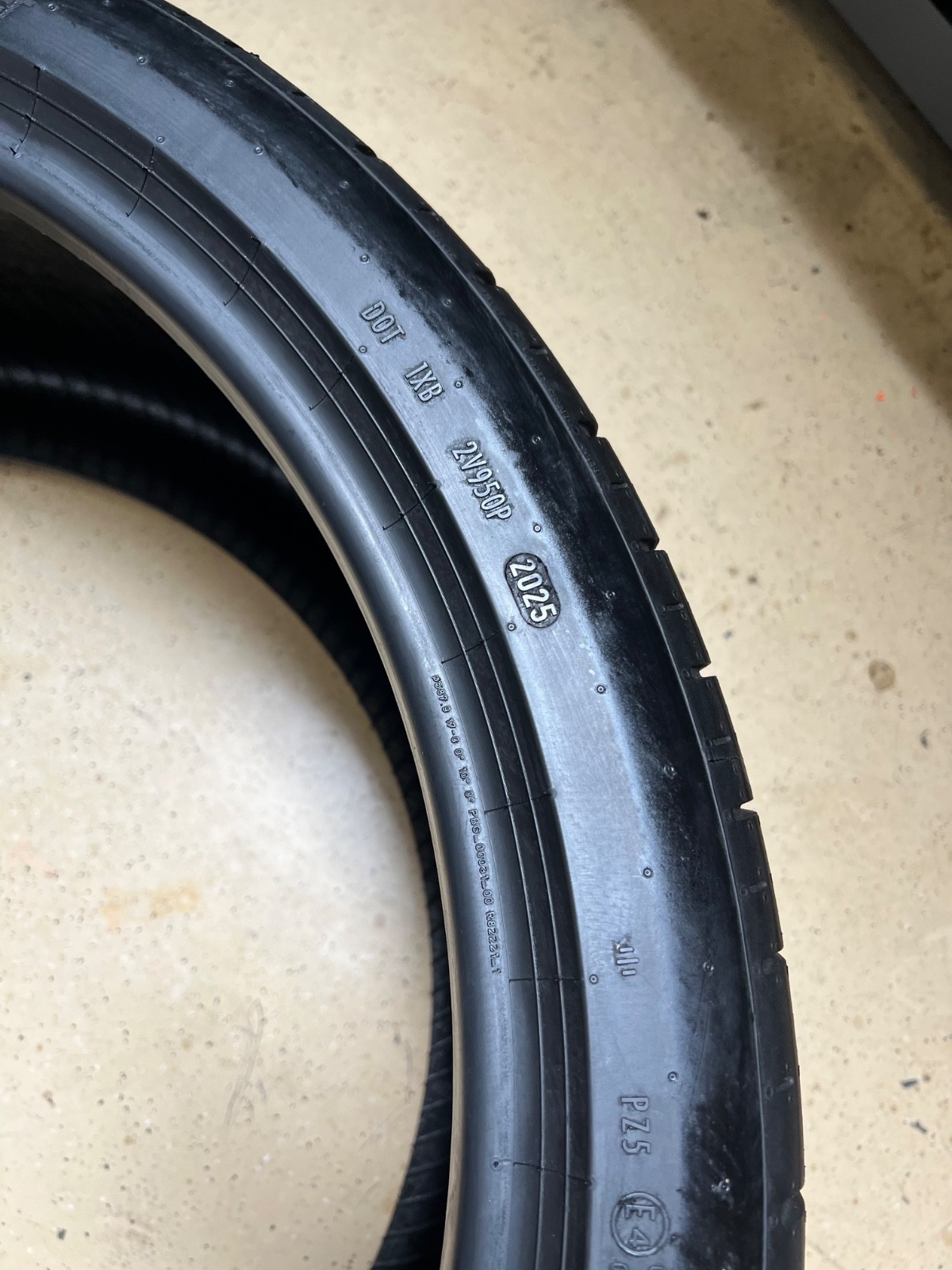 1 – TAKEOFF 325/30ZR23 XL (107Y) Pirelli P Zero PZ5 (L1 ELECT) – 6111 NO REPAIRS