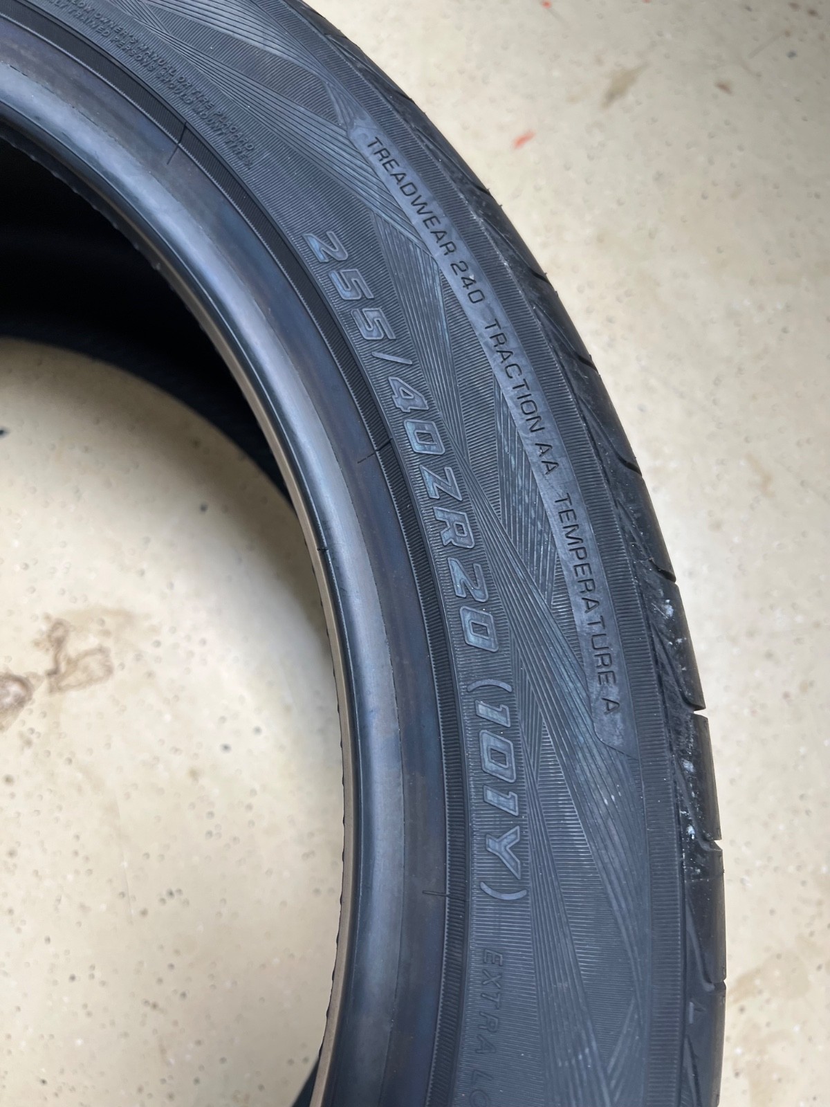 1 – NEW 255/40ZR20 XL (101Y) Yokohama Advan Sport V105 (N-0) Porsche OEM – 7142
