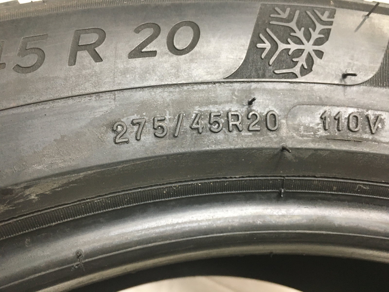 [1] Michelin Pilot Alpin 5 SUV P275/45R20 275 45 20 Tire 9.5-9.75/32