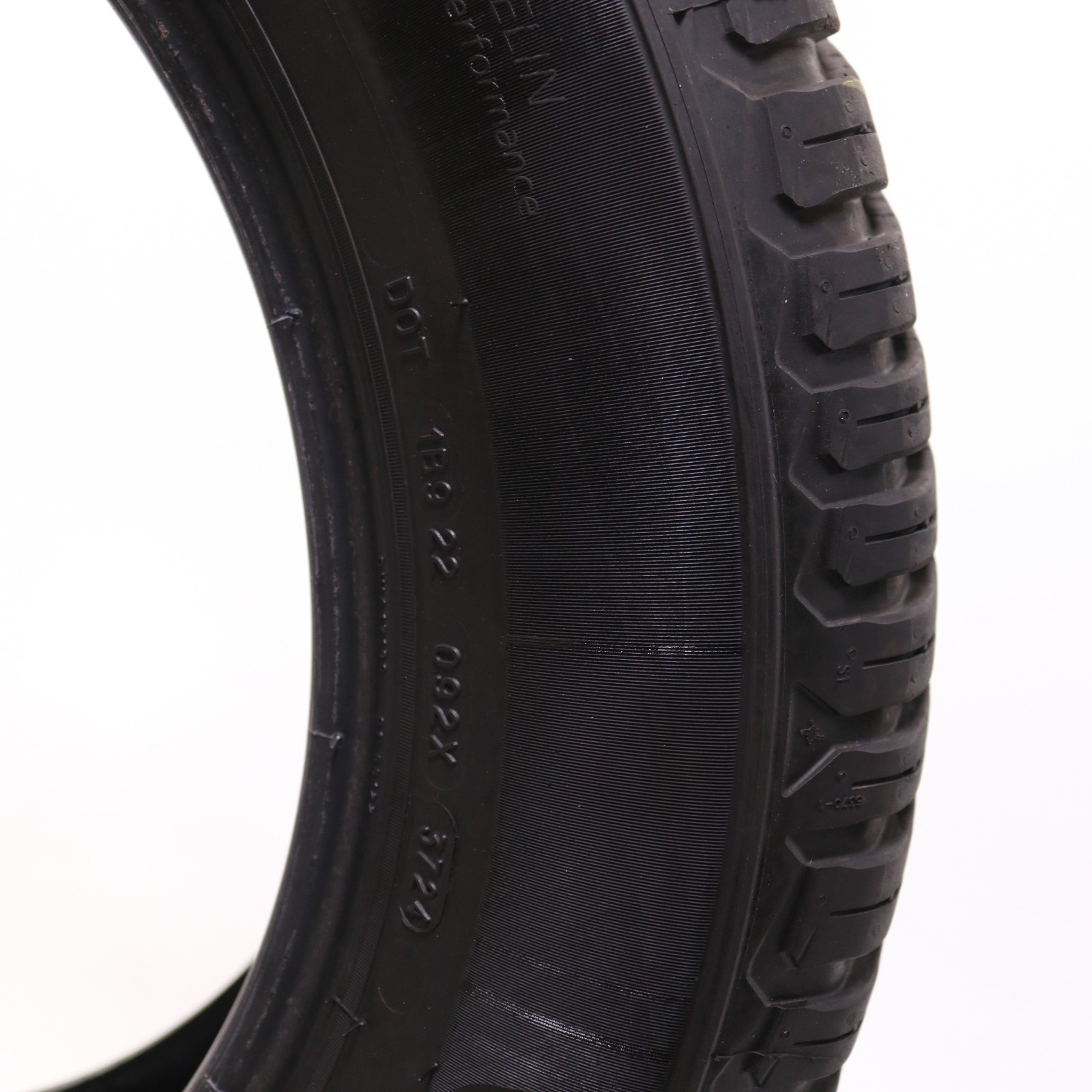 Set of 4 Used 215/65R17 Michelin CrossClimate 2 – 99H – 8.5-9.5/32
