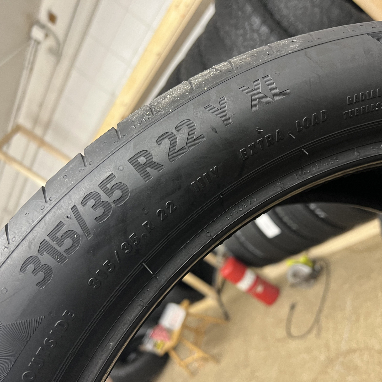 HIGH TREAD TIRE 1 Continental PremiumContact 6 SSR RunFlat 315/35R22 No Patch