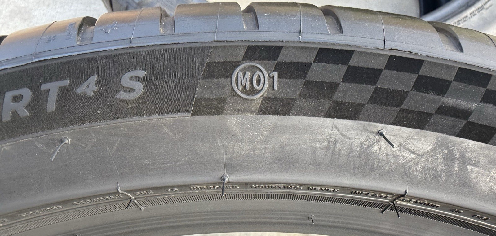 TWO BRAND NEW HL285/35ZR21 (108Y) Michelin Pilot Sport 4S MO1 Tires 285/35ZR21