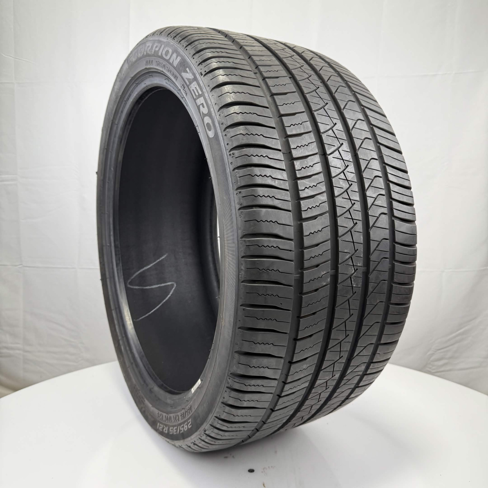 Used 295/35R21 Pirelli Scorpion Zero Plus 107Y 9/32 (DOT 23)