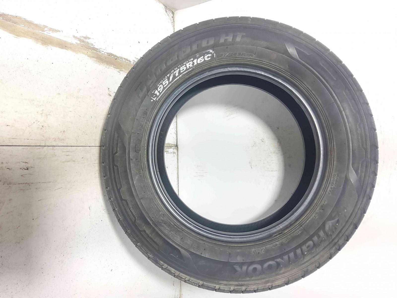 LT195/75R16 Hankook Dynapro HT 107 R Used 8/32nds