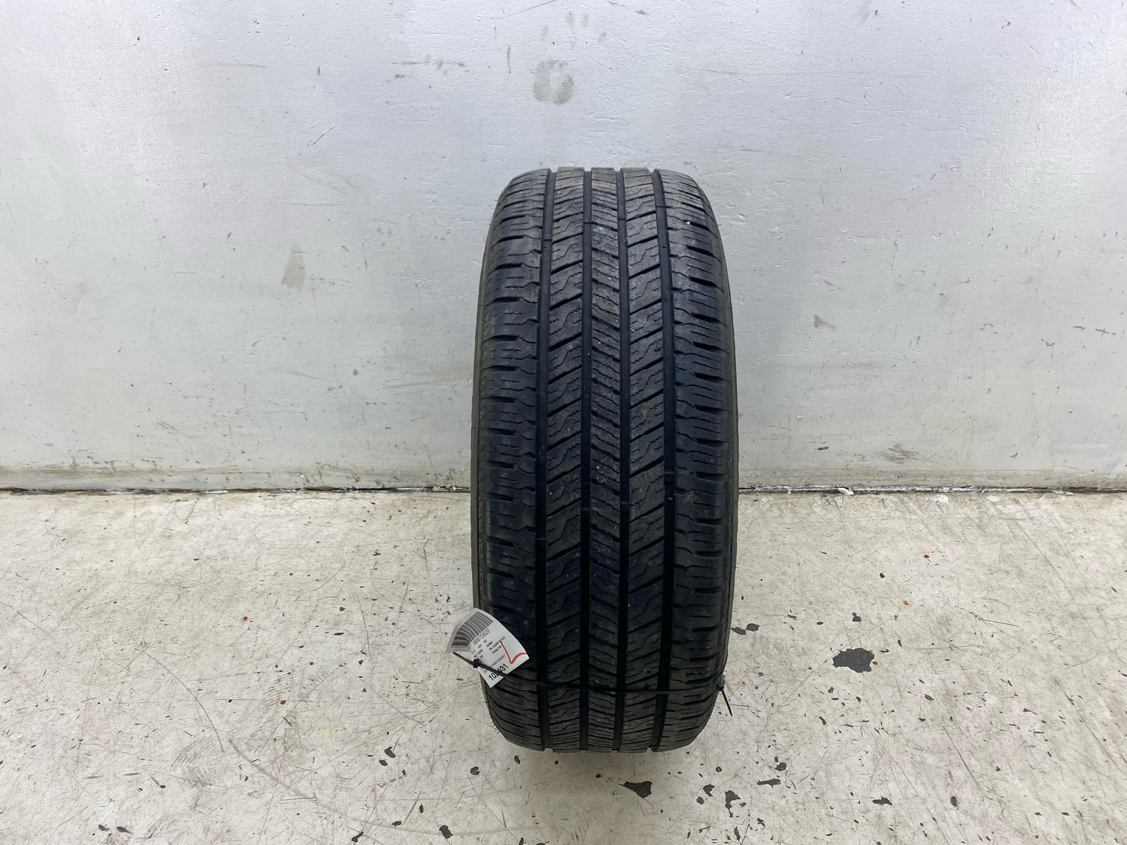 ADVANTA HTR-800 275/55R20 TREAD DEPTH 6/32 DATE CODE 5223