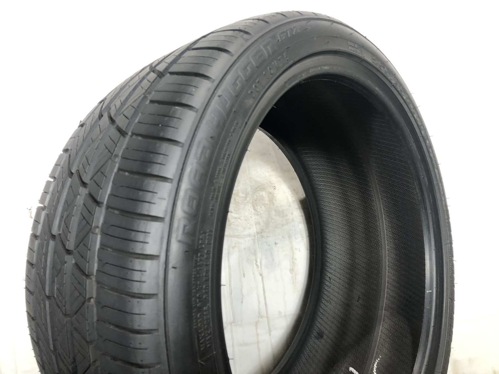 [1] Road Hugger GTZ P255/35ZR18 255 35 18 Tire 9.75/32