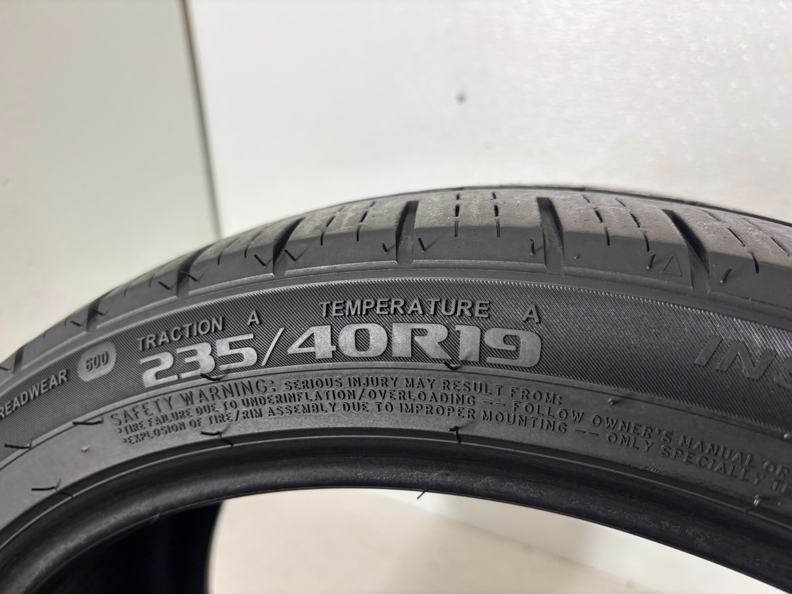 NO SHIPPING ONLY LOCAL PICK UP 1 tire 235 40 19 GT Radial Maxtour LX 96V