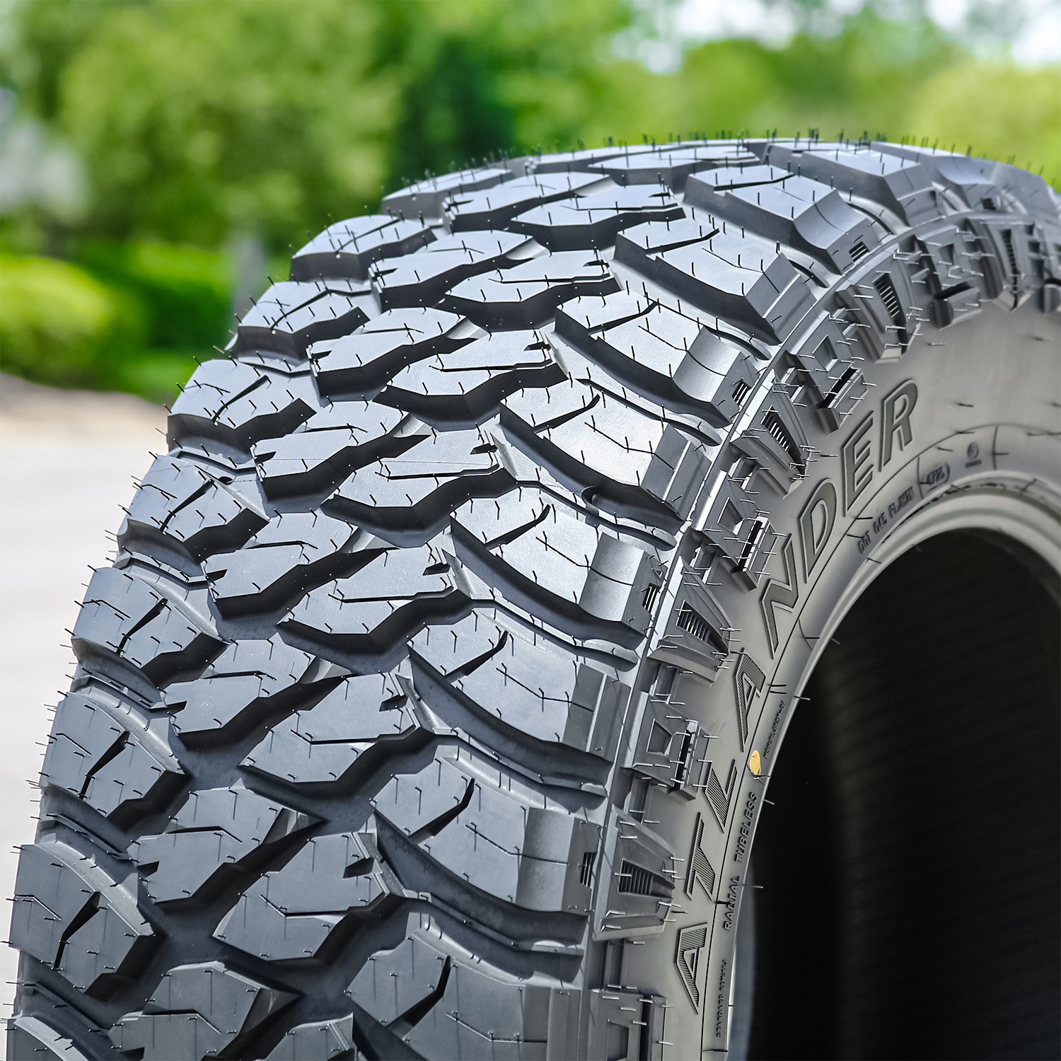 2 Atlander Roverclaw M/T I 305/70R16 124/121Q E 10 Ply Light Truck Tires