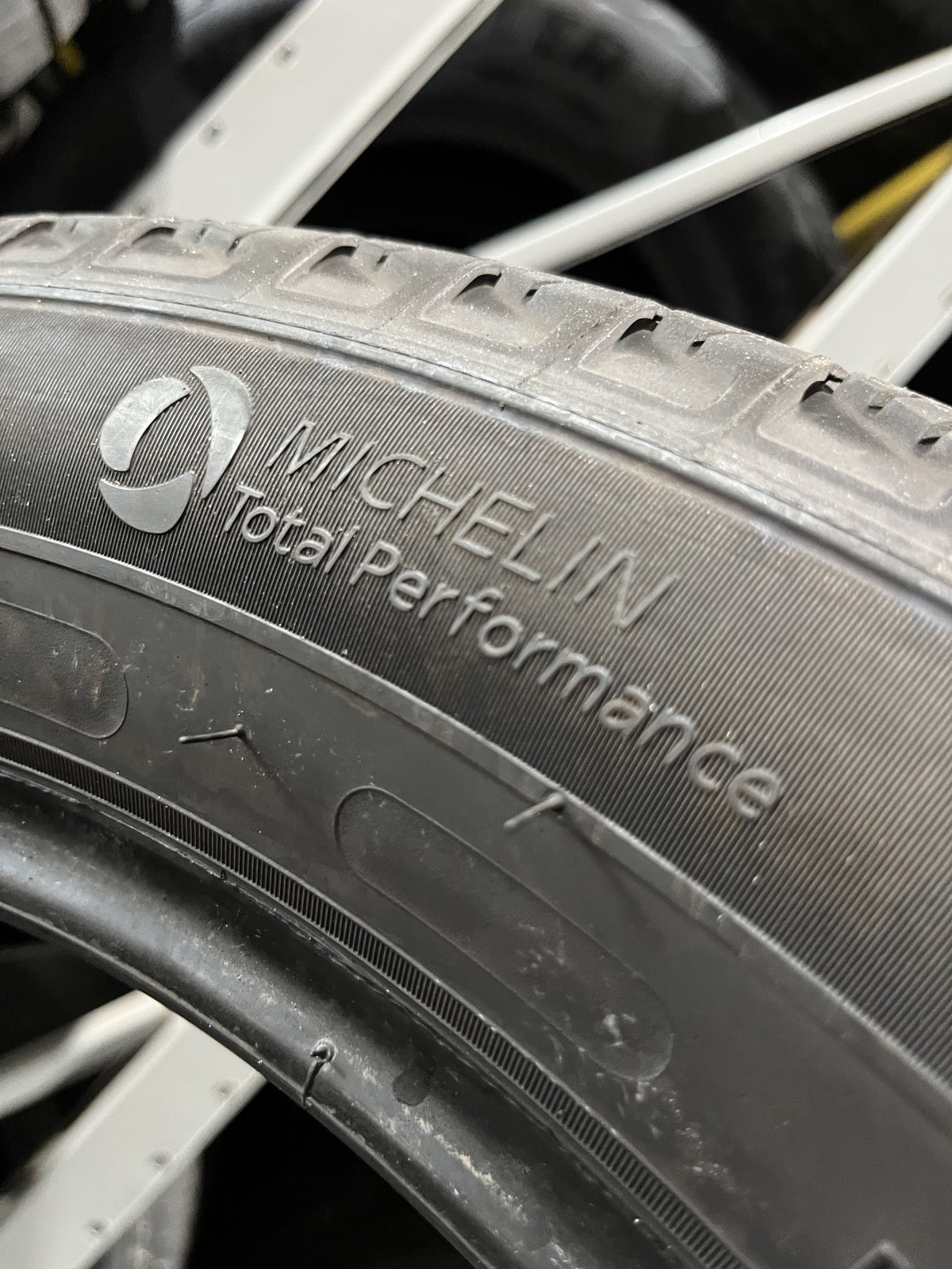 1 Tire Michelin Primacy A/S 235/55R19 101V DOT.5025 8.75/32