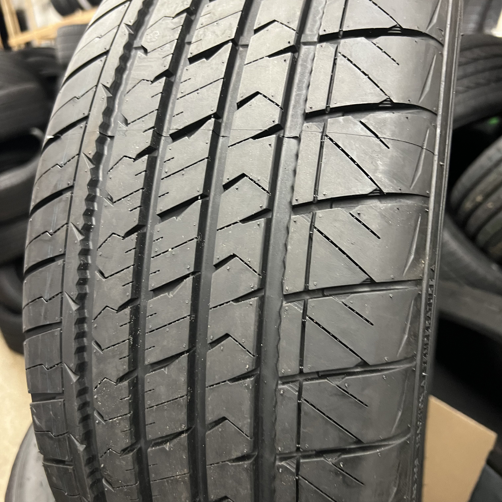 1 Tire New Milestar Miletech Interceptor As810 235/45ZR18 98Y DOT.2524 10/32 New