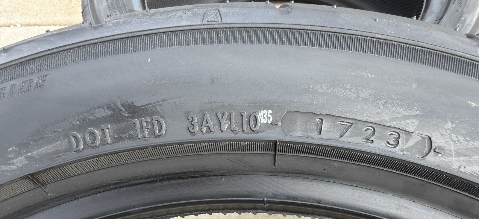 Set of TWO BRAND NEW 255/40R18 99W Yokohama ADVAN NEOVA AD09 Tires 2554018