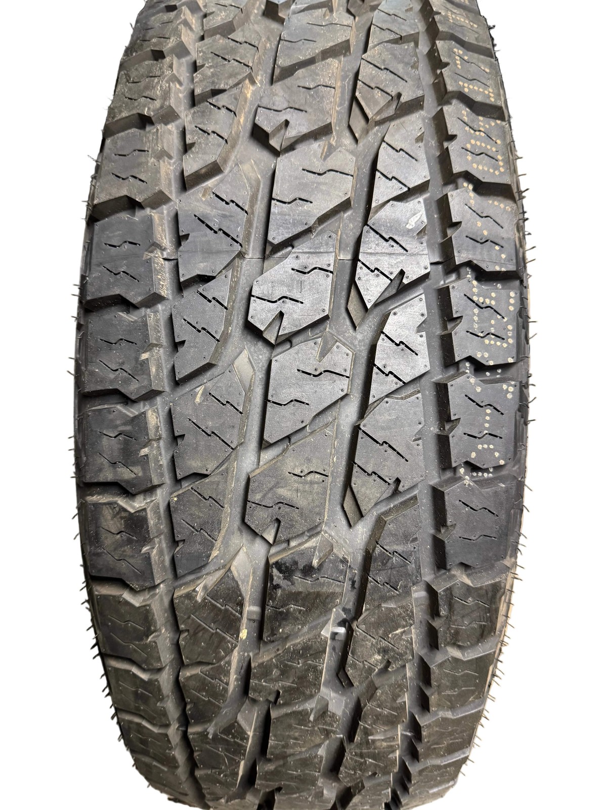 NOS LANDSPIDER WILDTRAXX A/T OWL P 265 70 17 115T ALL TERRAIN TIRE DAT010