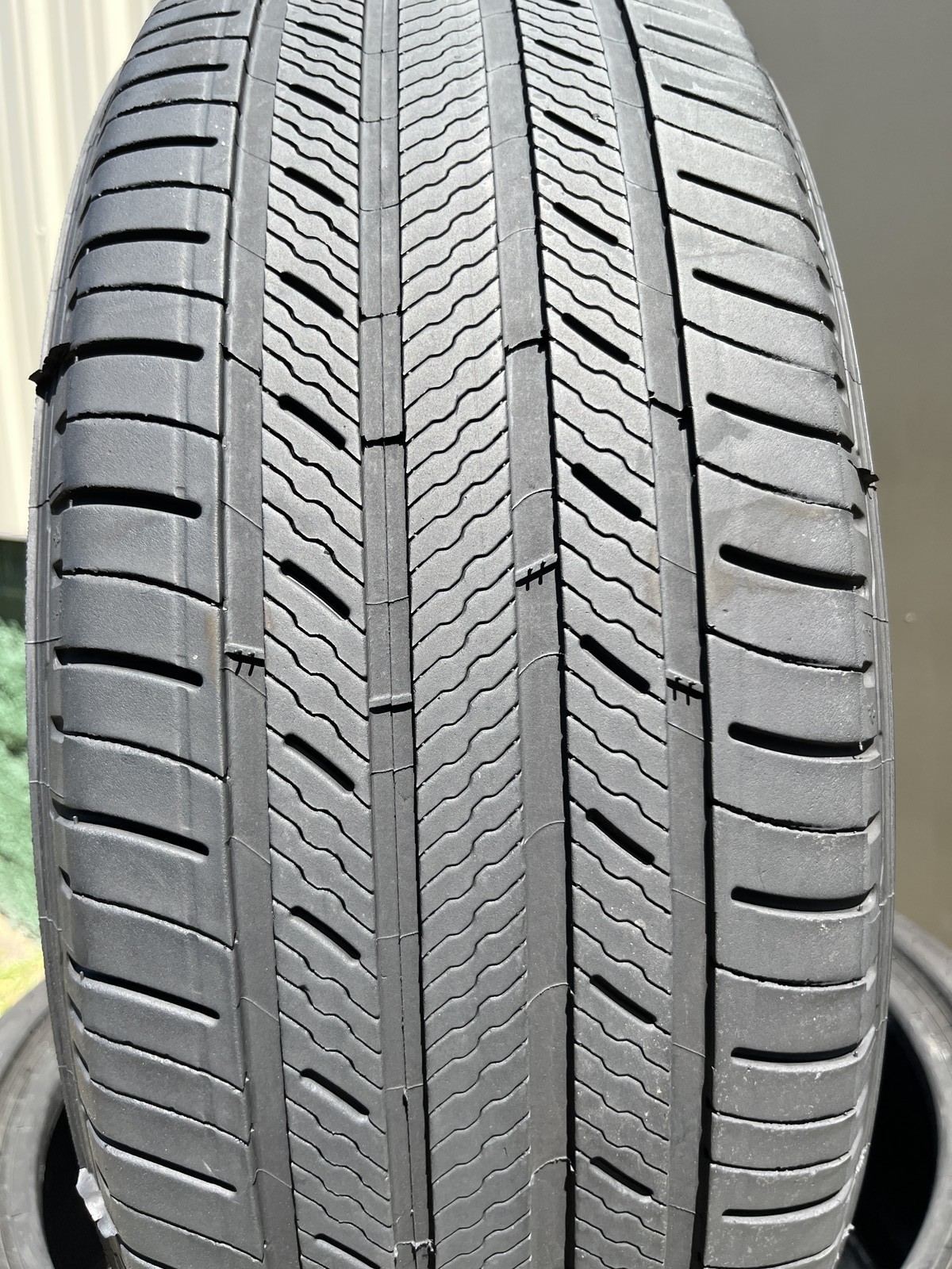 1 Tire Michelin Premier LTX 235/55R20 102V DOT.1825 7.5/32