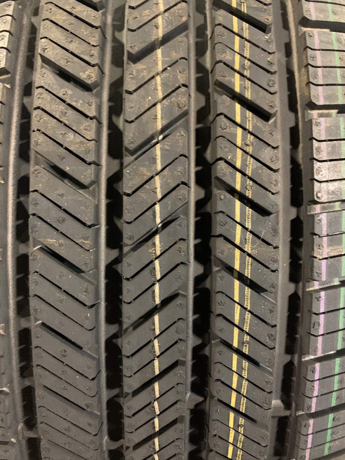 1 New 225 50 17 Goodyear Eagle LS-2 ROF All Season Run Flat Tire