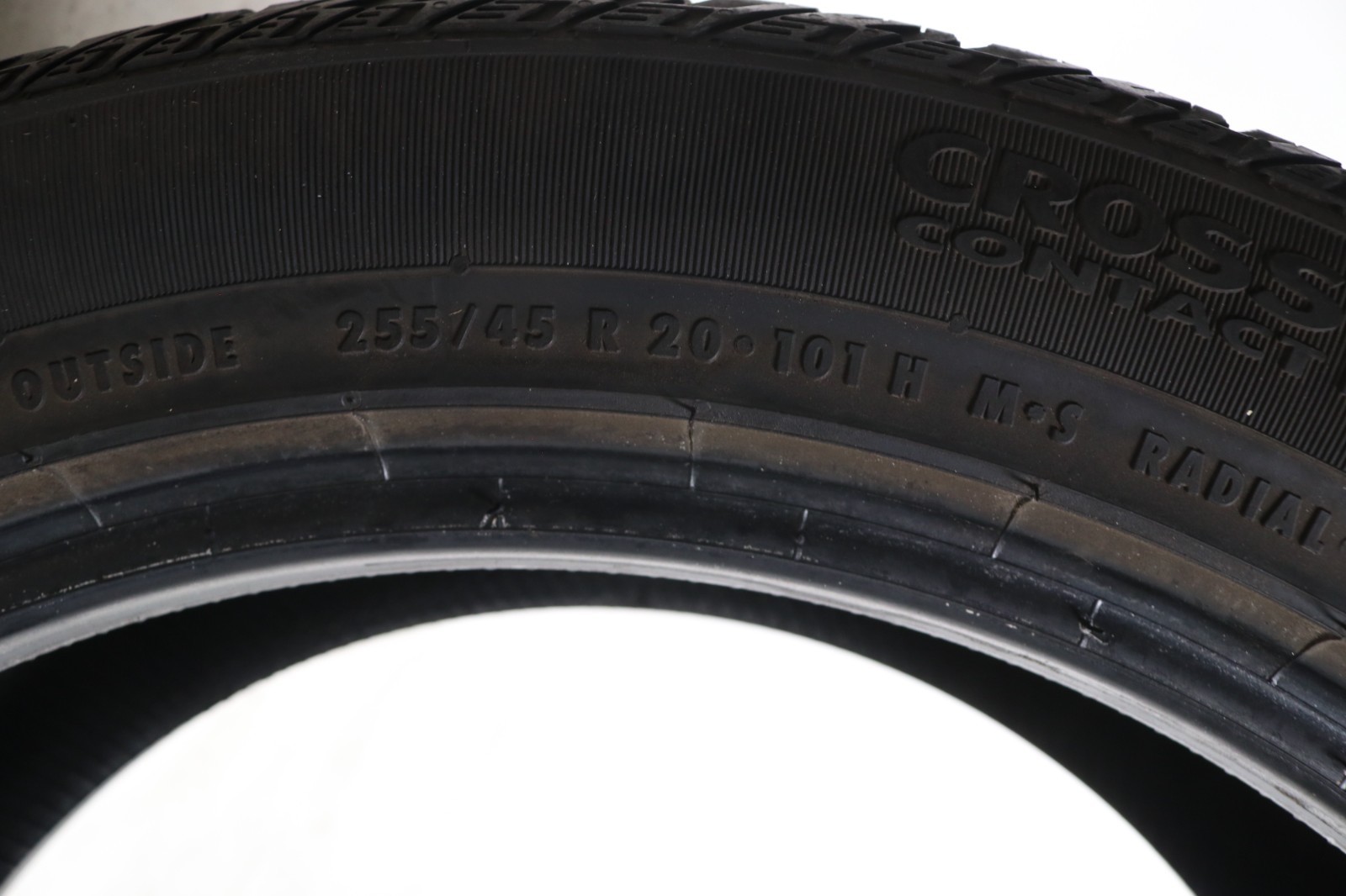 Set of 2 Used 255/45R20 Continental CrossContact LX Sport AO – 101H – 7.5/32