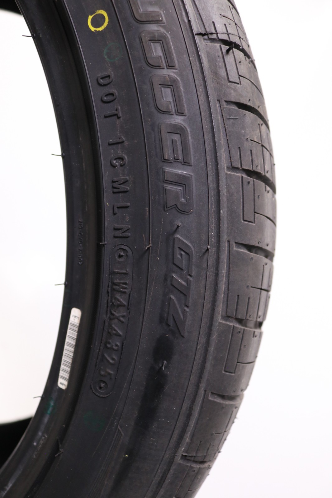 Set of 2 Take Off 245/45ZR19 Road Hugger GTZ – 102W – 9.5-10.5/32 No Repairs