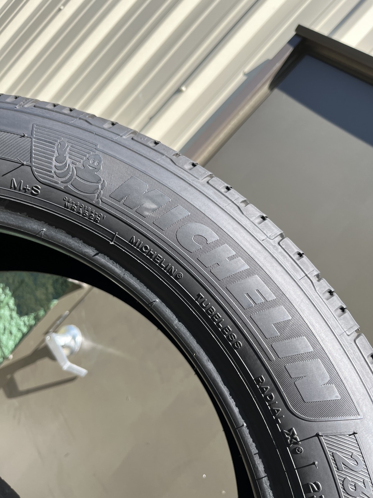 1 Tire Michelin Premier LTX 235/55R20 102V DOT.1825 7.5/32