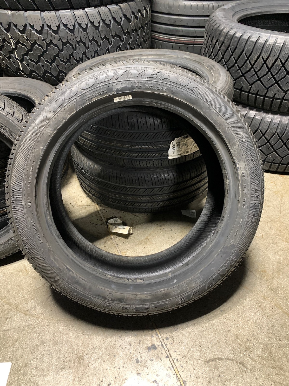 2 New 205 50 17 Goodyear Eagle LS-2 ROF All Season Run Flat Tires